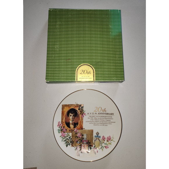 VTG Avon Collectible 20th anniversary 8.5" plate The Avon Rose 1995 Gold Trim - Picture 3 of 3